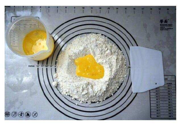 沙琪玛怎么做出来硬硬的,自己在家做的沙琪玛怎么那么硬呢