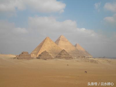 余秋雨千年一叹朗读,余秋雨千年一叹敦煌