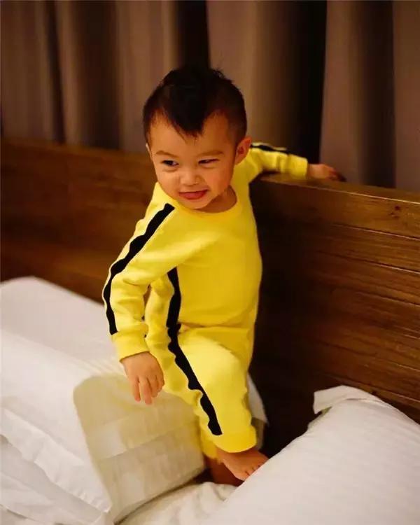 神似李小龙小伙子,长相酷似李小龙的人