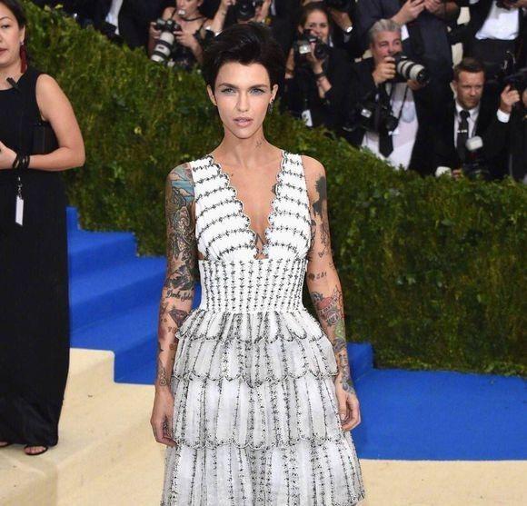 时尚界奥斯卡造型,今年的时尚界年度奥斯卡