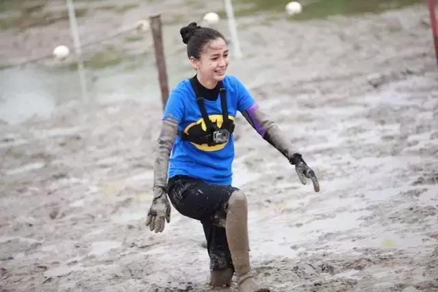 李晨鹿晗赛跑,鹿晗跟陈赫拔河打雪仗