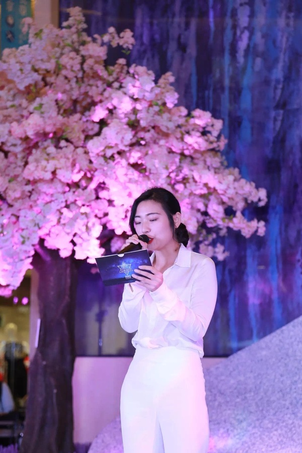 第四届2017重庆女神PARTY近千女神集体潮趴