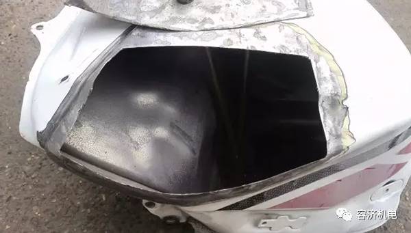 摩托车油箱摔凹了自己怎么修复,摩托车油箱被撞凹陷怎样修复