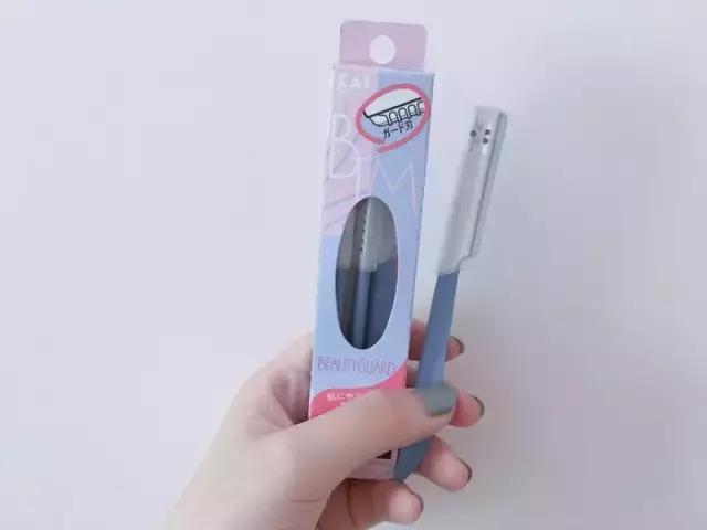 初学者化妆需要哪些东西和步骤呢 (初学化妆怎么选产品需要注意什么)