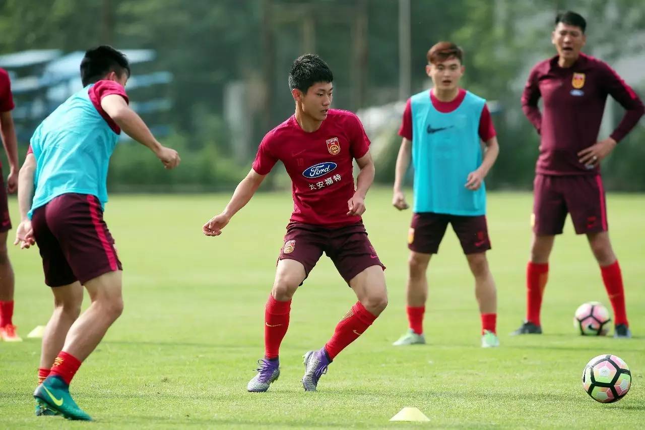 男足u20意大利,中国男子足球队u18集训