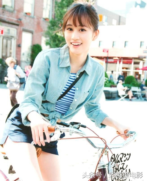 14岁入选偶像团体,被誉不动ACE,巅峰时选择单飞,如今更红