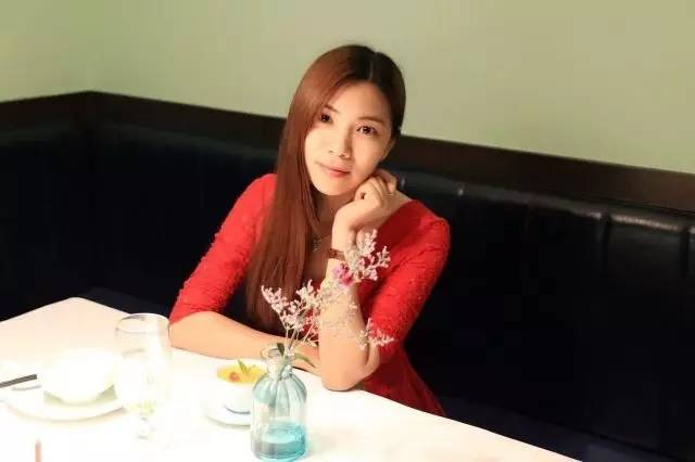 从护肤到化妆用到的东西,从护肤到彩妆的步骤