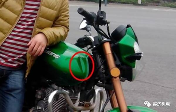 摩托车油箱凹陷怎么恢复视频,摩托油箱撞凹了怎么修复