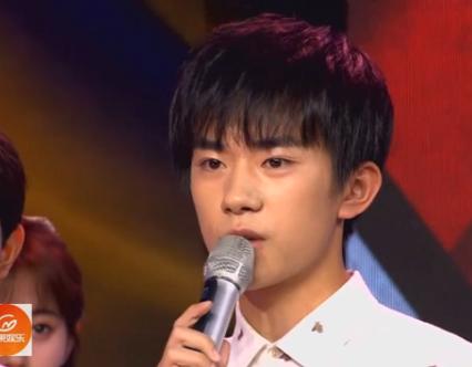 鹿晗踢足球王嘉尔,鹿晗踢足球陈赫