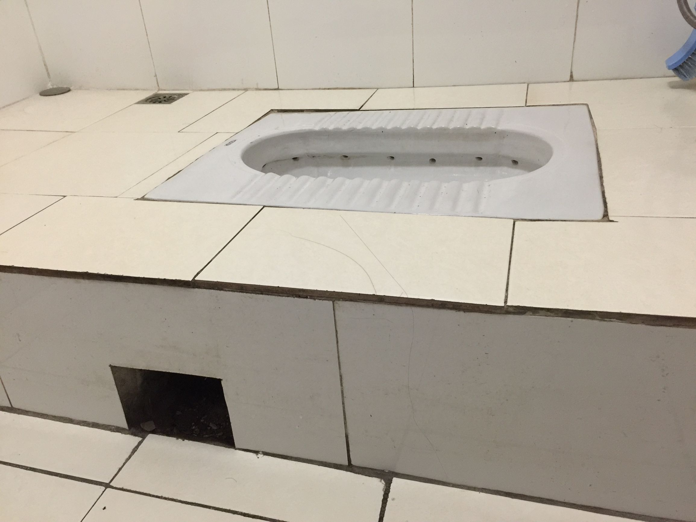 原来是蹲便器改马桶,马桶改蹲厕最简单方法