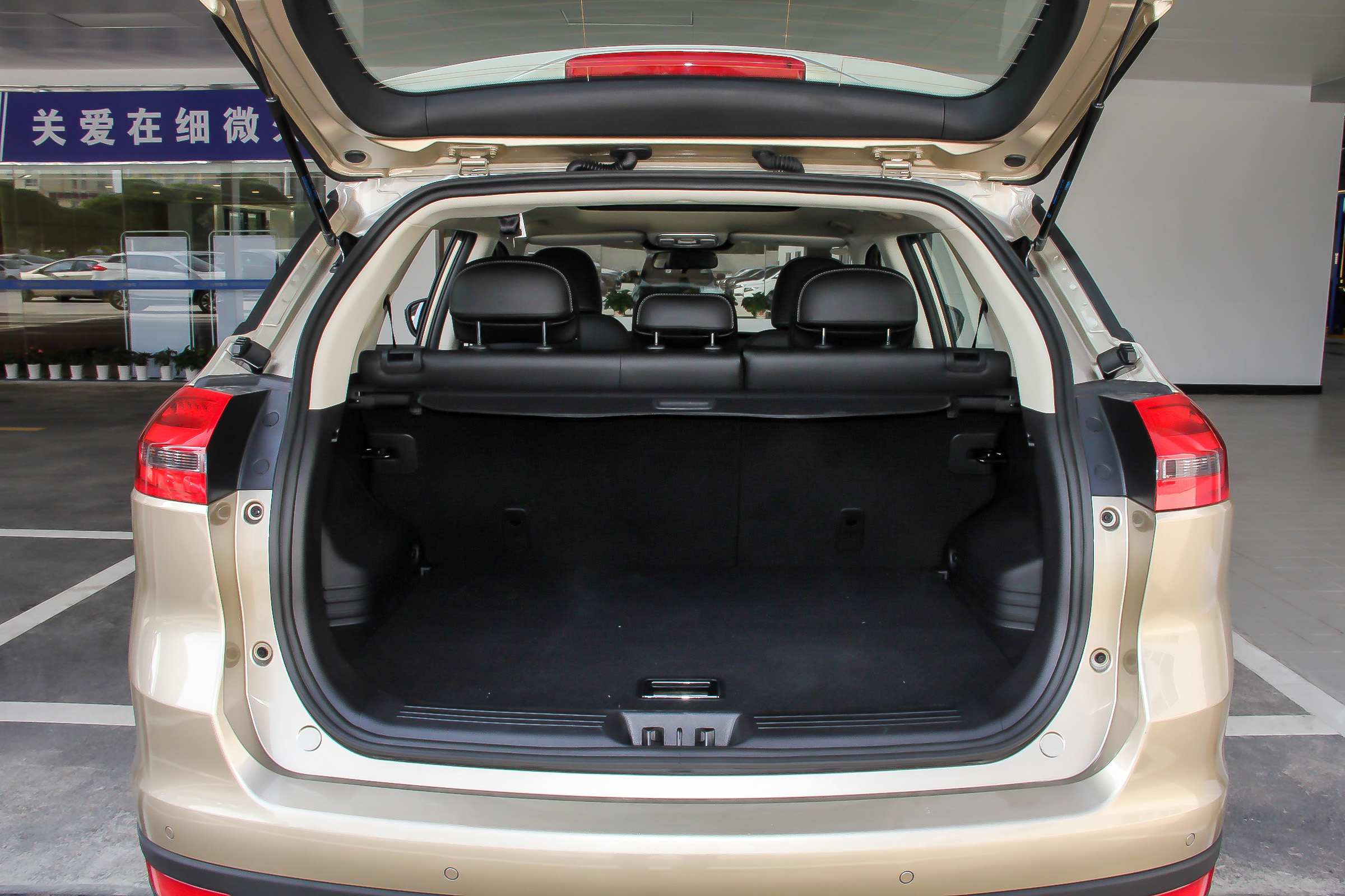 吉利汽车每天推荐好车,吉利博越自动挡2021款落地价suv