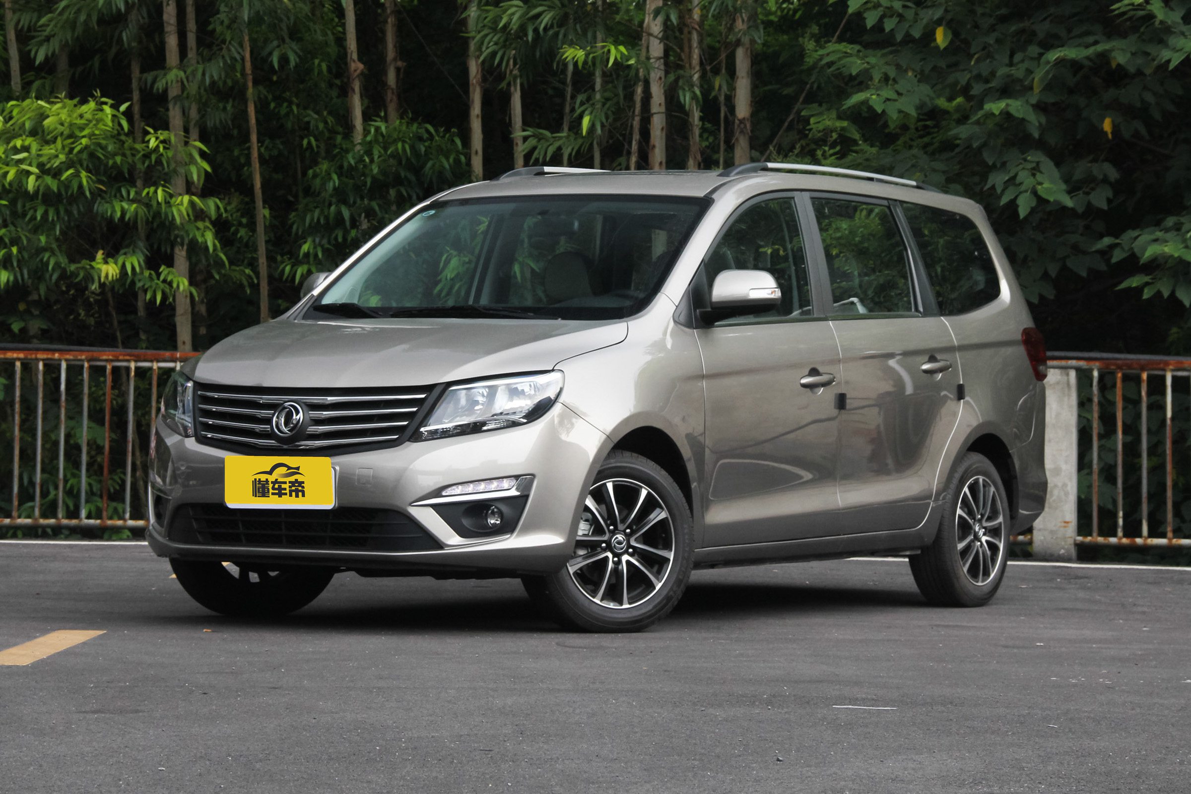 风行s500豪华版两个配置不一样,老司机推荐50万汽车品牌