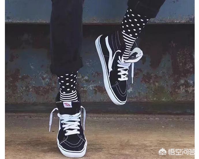 除了匡威，还有5款夏季必入的单品帆布鞋不可不知。