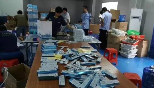 惊曝！中国破获特大海外护肤品空瓶造假！SK2、Lamer等这些热卖大牌护肤品是在马桶边造的？