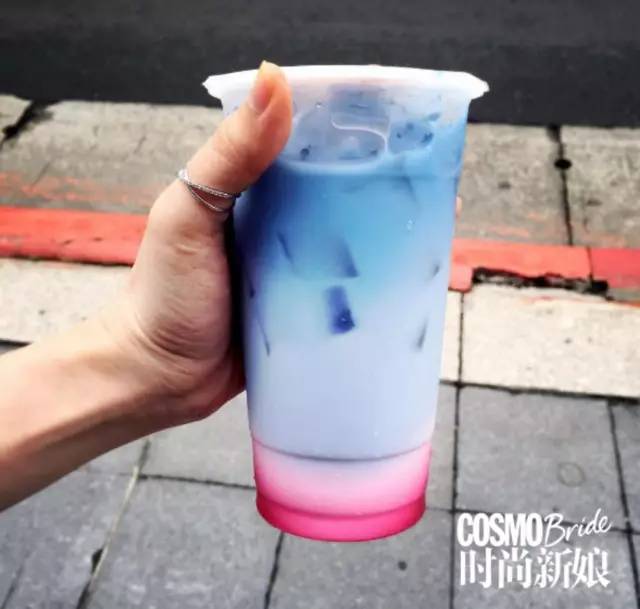 买不到星爸爸的“独角兽”，你也能喝下去彩虹星空的浪漫