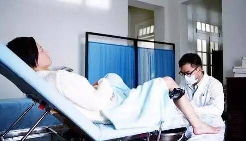 妇科检查遇到男性医生怎么办,妇科检查的尴尬和疼痛