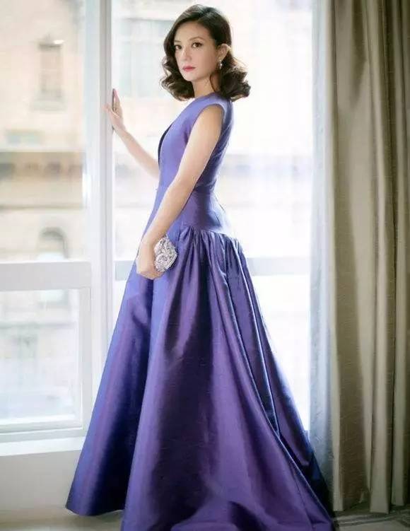 杨幂metgala红毯万寿牡丹现场,杨幂上红毯