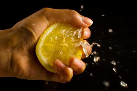 正宗葡萄酒是酸的吗,正宗的葡萄酒酸的