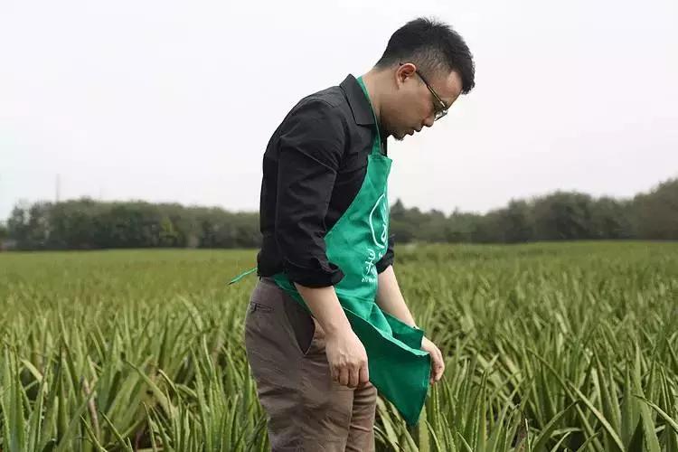 为了自己的皮肤，这位小伙却在“毁容线”上，寻找了3300公里