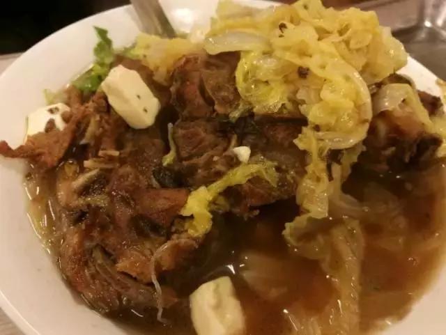 青岛好吃不贵的美食,青岛排名第一排骨米饭