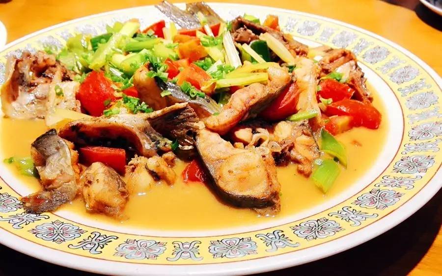 元宝山下,山水云间,悠悠闲云时光,恰好那时我也在