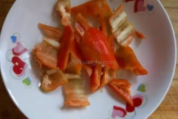 豆腐的这种做法太下饭了，咬一口会爆汁，孩子把盘子都舔干净