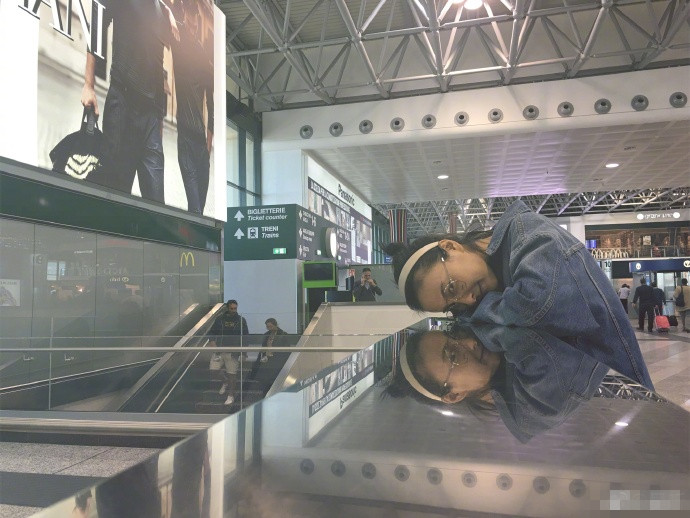 吴昕看马德里竞技比赛,吴昕韩国拍照