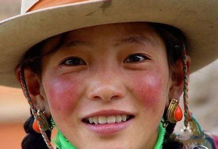 面膜涂抹式改善红血丝,面膜红血丝修护