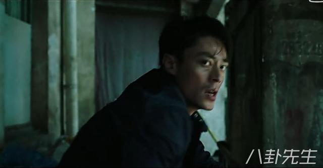 范冰冰被酒瓶爆头,刘德华被殴打,这些明星拍戏真不容易