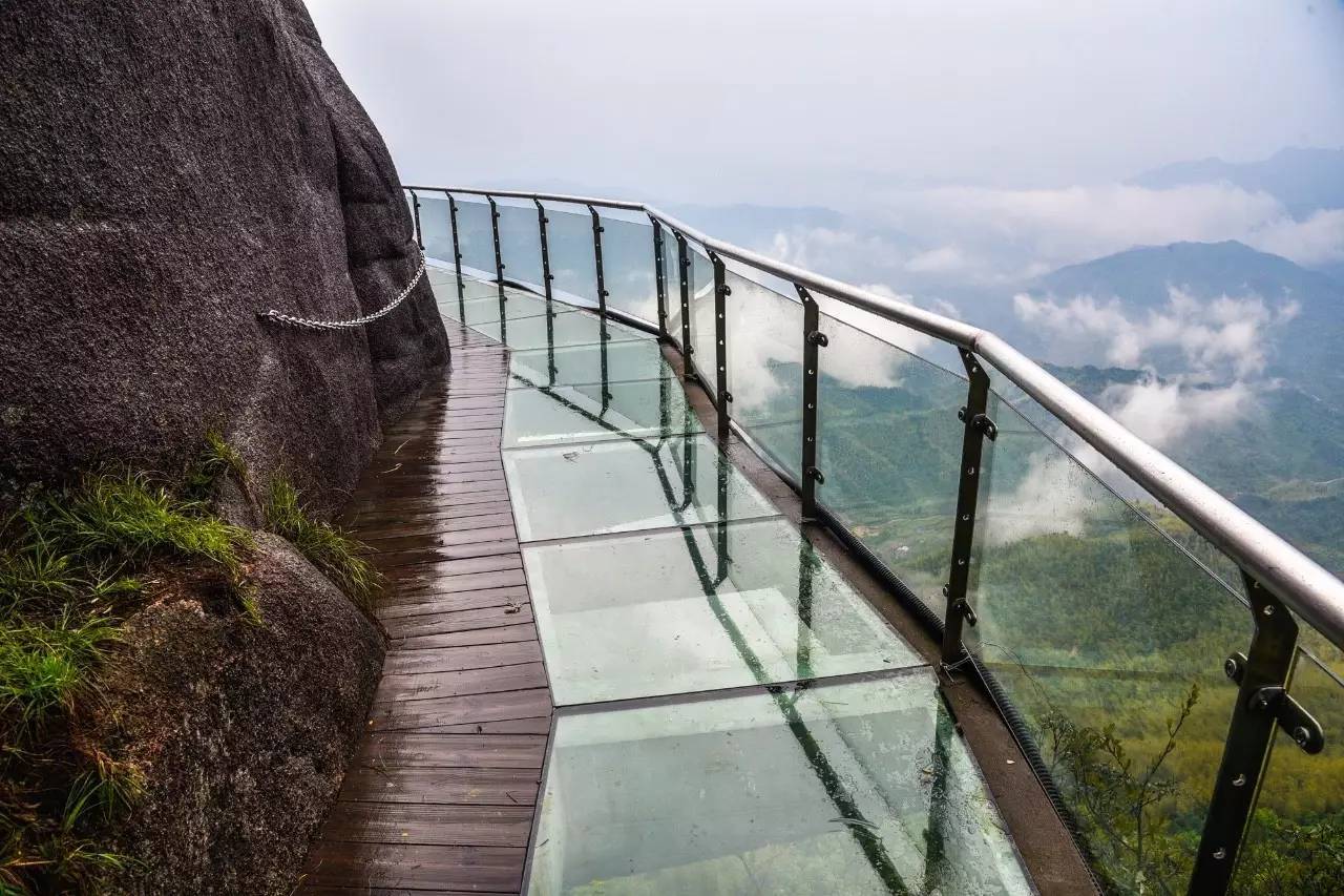北石：江西上饶灵山告诉我，原来石头也可以一柱擎天！