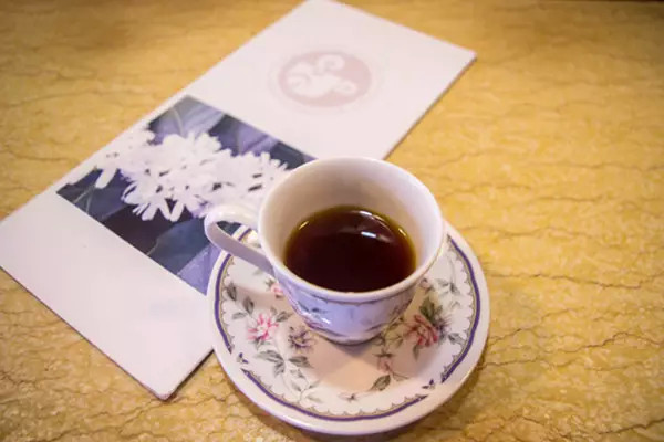 和喜欢的人下午喝咖啡,咖啡店和喜欢的人一起去