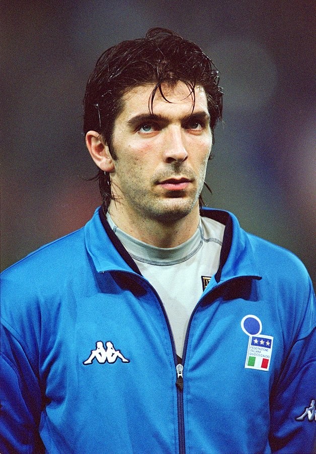 布冯是世界最强的门将吗,足球世界里的门将属性重要吗