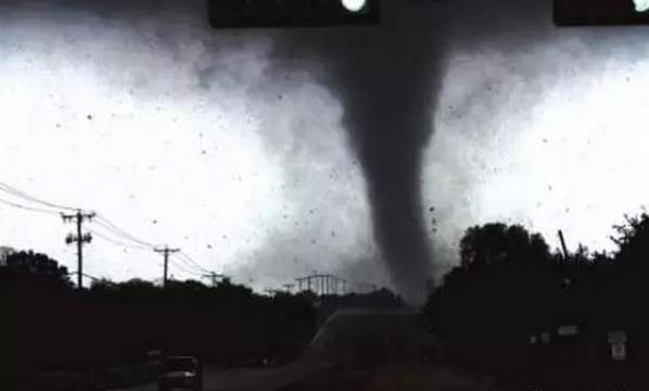 5月12日地震纪念日,地震灾难片令人震撼