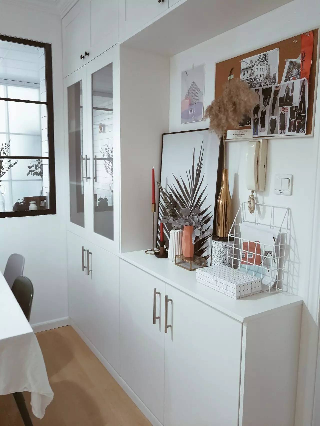 她改了两扇门，将家装成网图中的模样