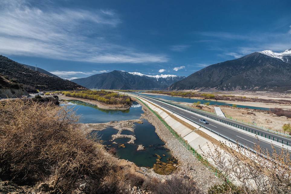 拉林高速与318国道区别,318最美拉林高速