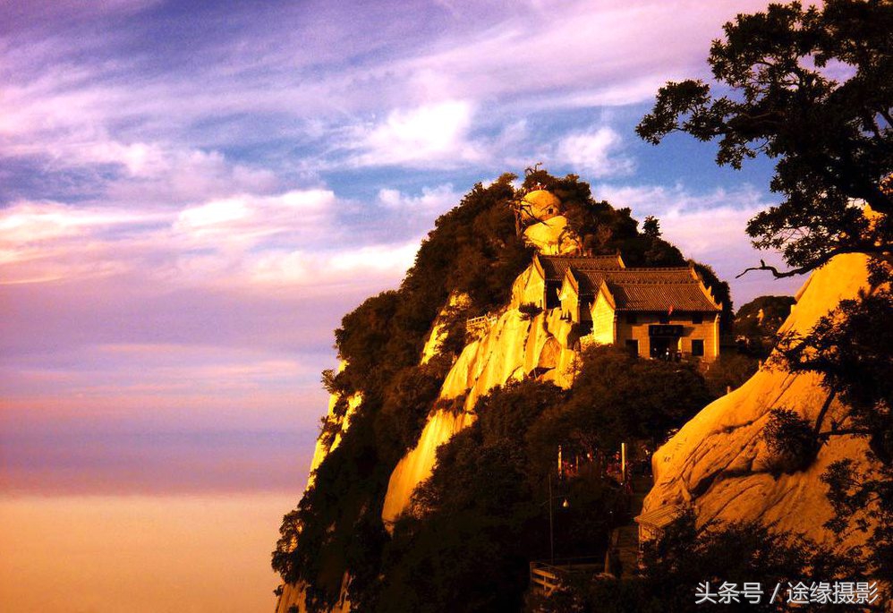 经过湖北最绕的高铁路线，直线900公里绕出了1800公里长度