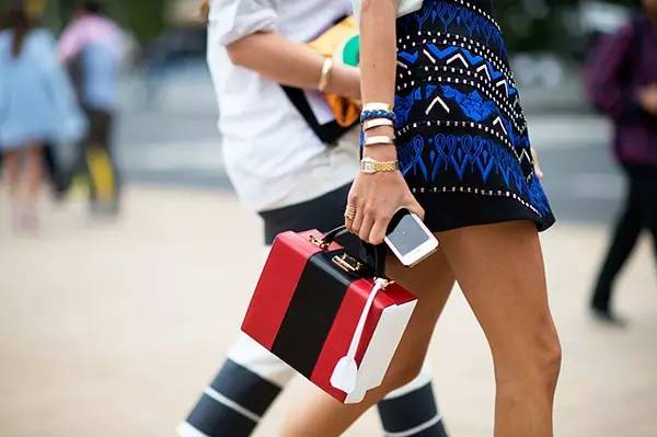 包小姐来了：正红包包谁家强，拒绝纠结看“包”房！