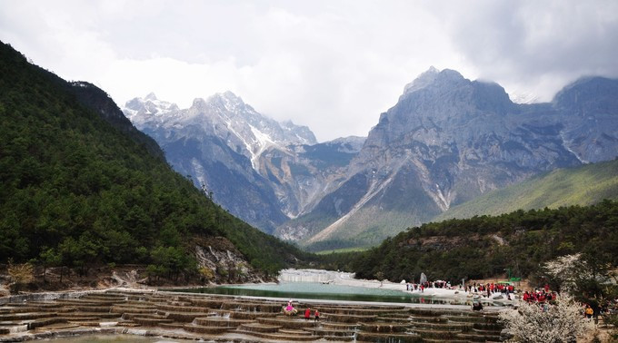 玉龙雪山纳西人心中的神山,玉龙雪山是当地纳西族的神山