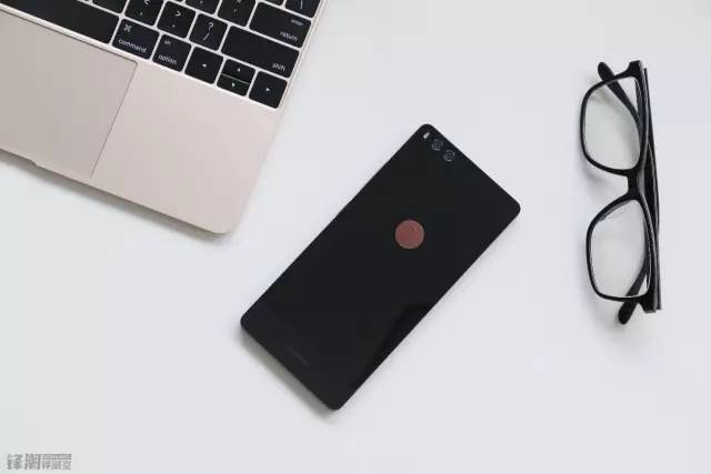 罗永浩哭着发布的坚果语录,坚果pro和罗永浩对比