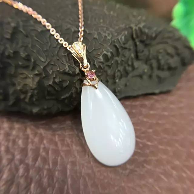 买金首饰注意事项和技巧,为什么建议大家不要买金镶玉