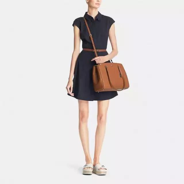 毕业求职穿什么衣服,去大学面试穿什么衣服