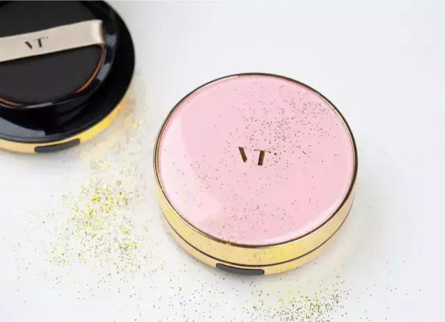 前方萌物来袭！今年最in的“口红包”用它搭配刚刚好