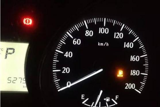 开车怕剐蹭，学会理赔流程很省心