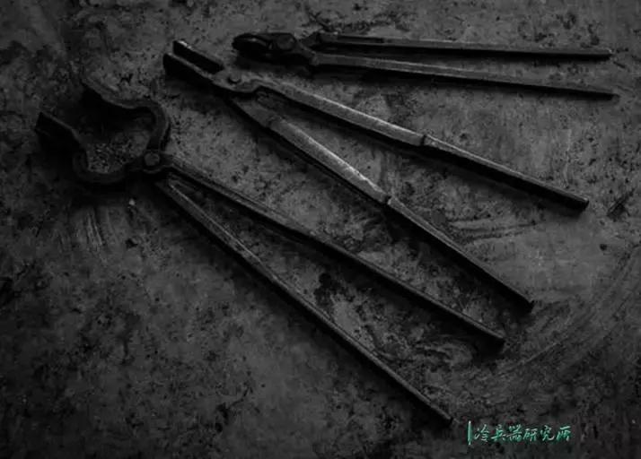 制刀技术在哪里学,想学锻刀最开始干什么