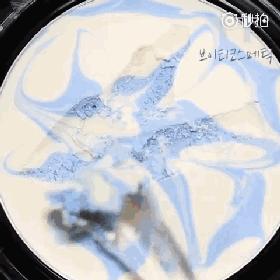 前方萌物来袭！今年最in的“口红包”用它搭配刚刚好