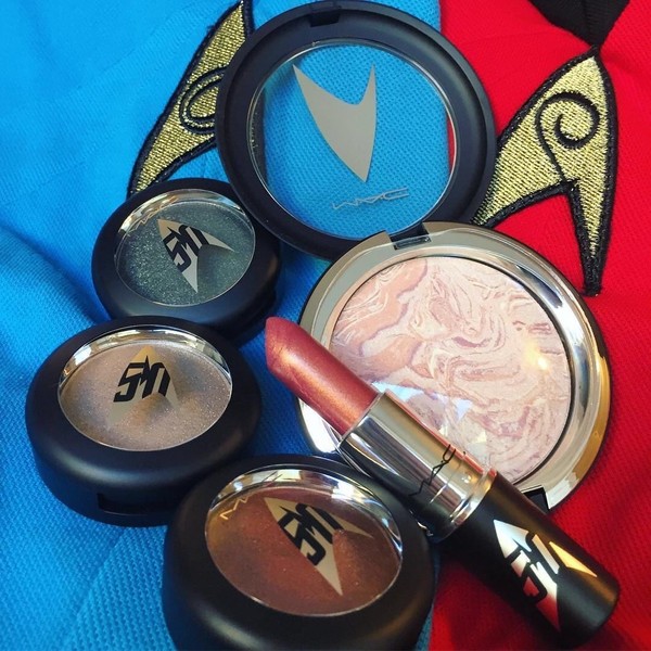 几百块可能买不到好的口红,十支口红够用吗