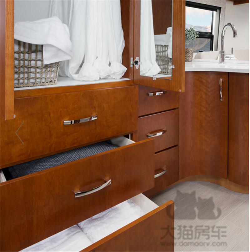 奔驰房车斯宾特豪华大空间,奔驰豪华房车零下50度旅行