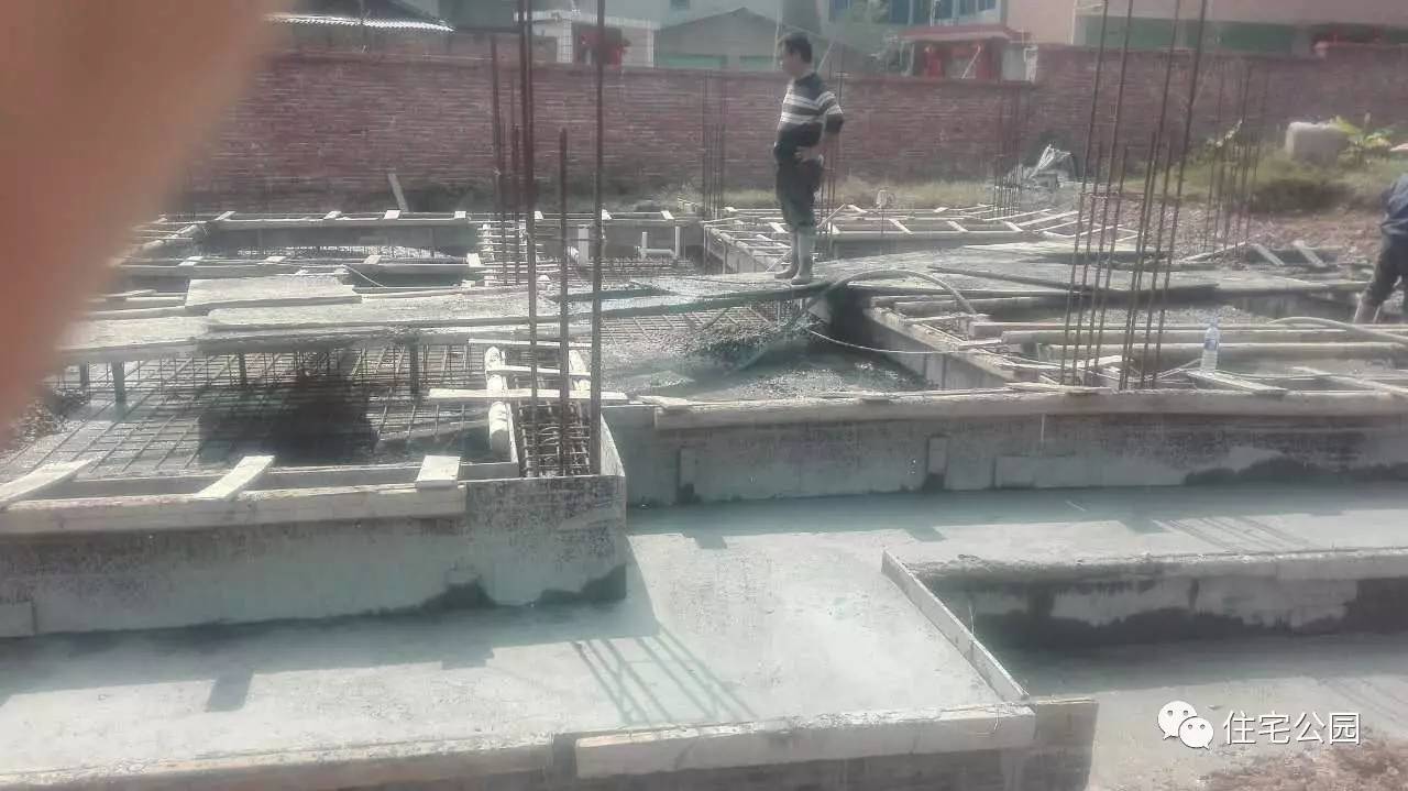 软地基怎样做才牢固,地基怎么做最牢固又便宜