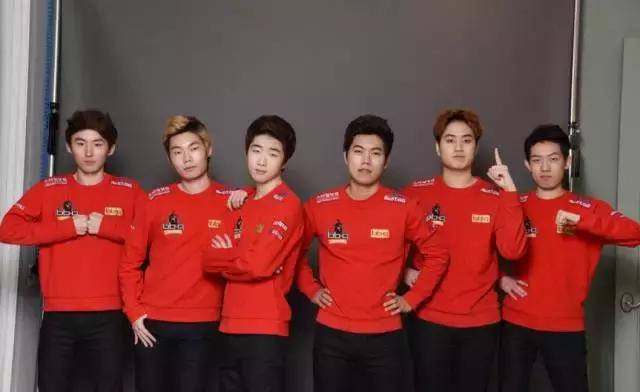 韩国版棒球服街拍,韩国lck夏季赛