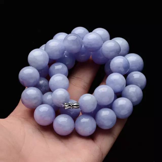 粉色紫罗兰翡翠,女人喜爱的珠宝